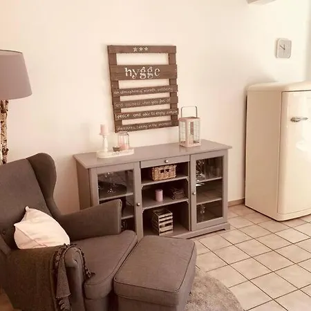 Anne's Luette Stuv Apartment